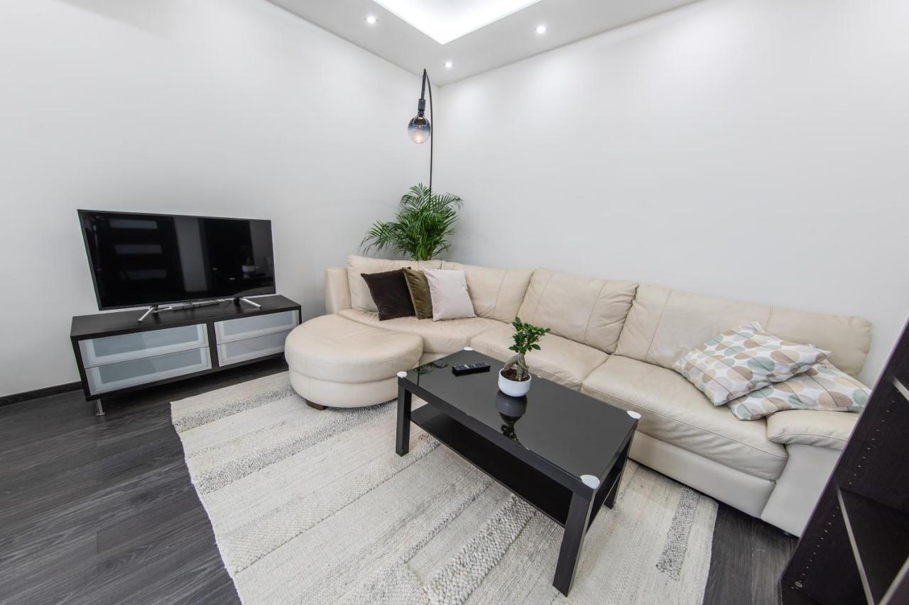 Spacious 3-Room Apartment With Free Parking بودابست المظهر الخارجي الصورة