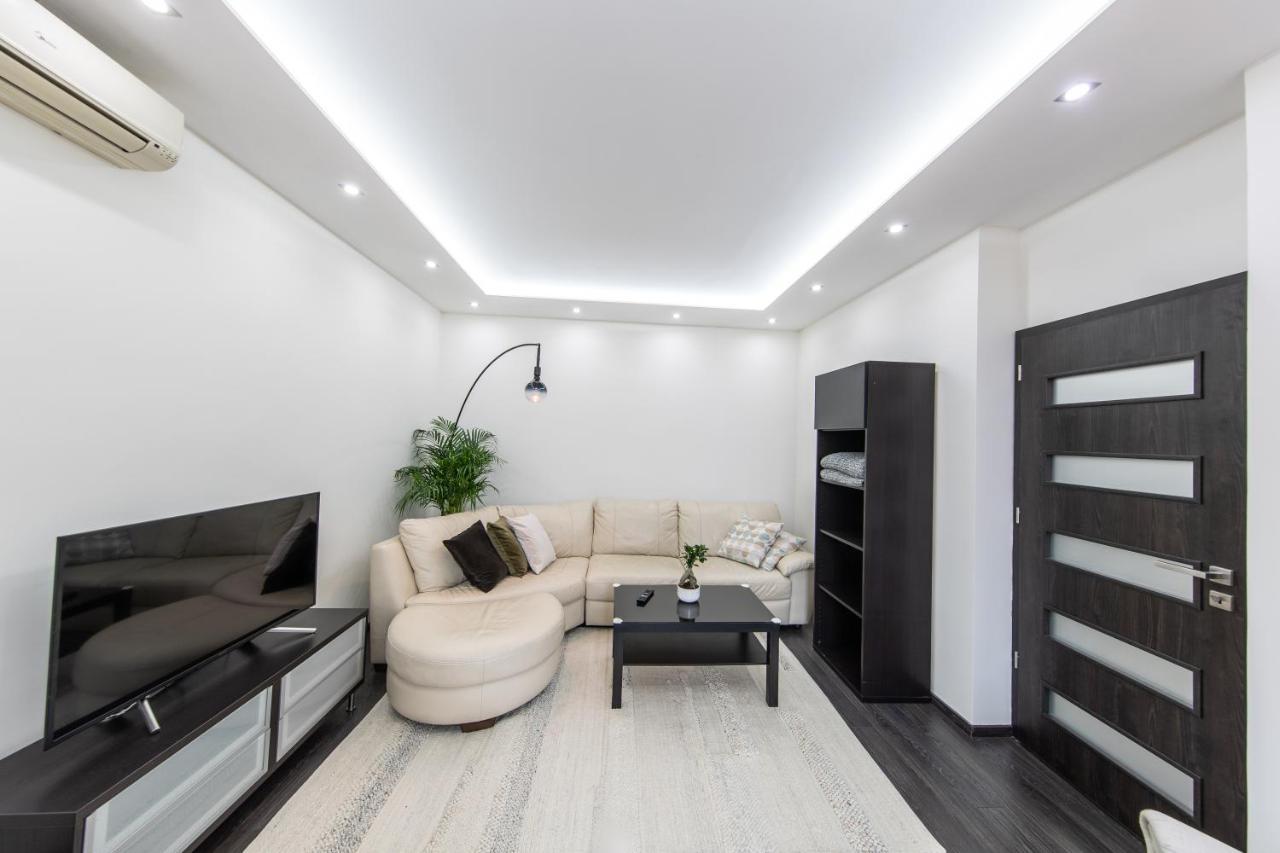 Spacious 3-Room Apartment With Free Parking بودابست المظهر الخارجي الصورة